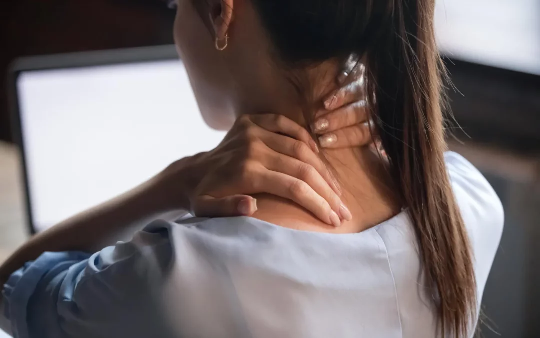 Comprendiendo la Hernia Cervical: Síntomas, Tratamientos y Consideraciones